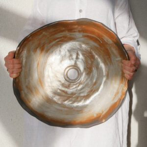 Umywalka ceramiczna z czarnej gliny